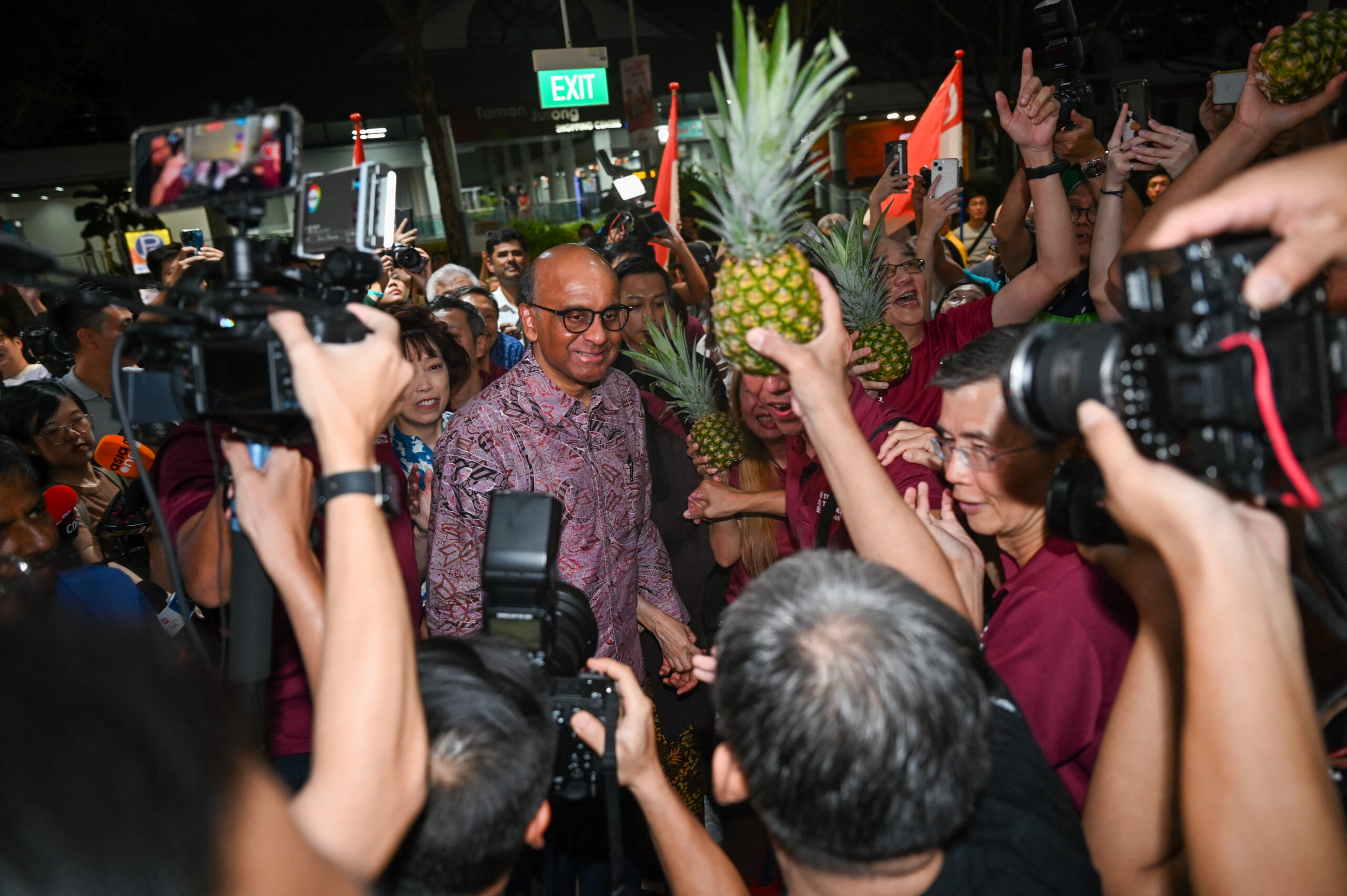In presidential election, Singapore breaks ethnic-based voting patterns